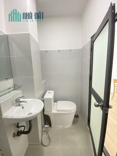 QUẬN 3 - 46m2 - SÁT MẶT TIỀN - HẺM 3M - 4 TẦNG BTCT - 9 PHÒNG - THU NHẬP 40 TRIỆU/THÁNG - GIÁ 6.4 TỶ