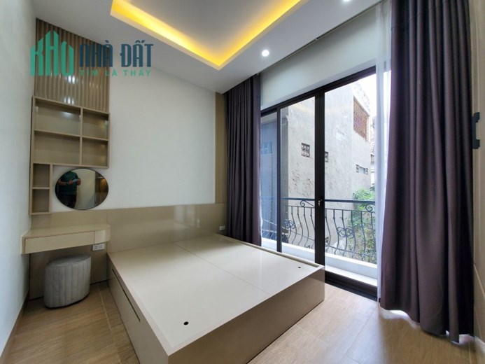 Siêu phẩm. Bán nhà Lê Trọng Tấn, quận Thanh Xuân. 50m2 x 4T. MT 4.5m. Ô TÔ. Hơn 7 Tỷ. 0968084286