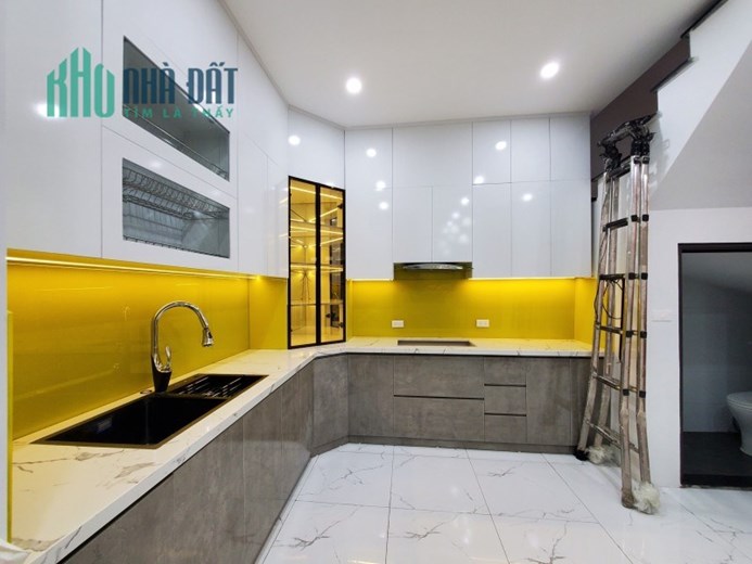 Siêu phẩm. Bán nhà Lê Trọng Tấn, quận Thanh Xuân. 50m2 x 4T. MT 4.5m. Ô TÔ. Hơn 7 Tỷ. 0968084286
