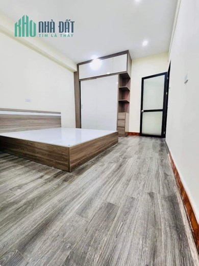 Bán Căn Hộ Tập Thể 2,45 tỷ Giải Phóng - Phố Vọng 3 PN Đẹp Long Lanh