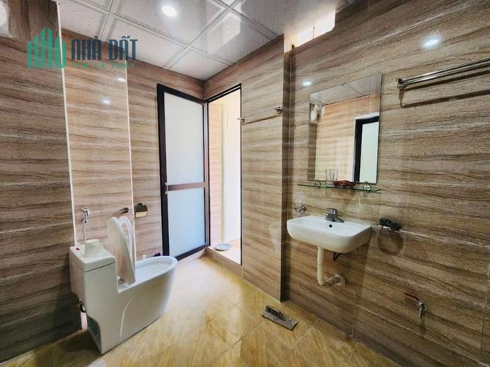 Bán Căn Hộ Tập Thể 2,45 tỷ Giải Phóng - Phố Vọng 3 PN Đẹp Long Lanh