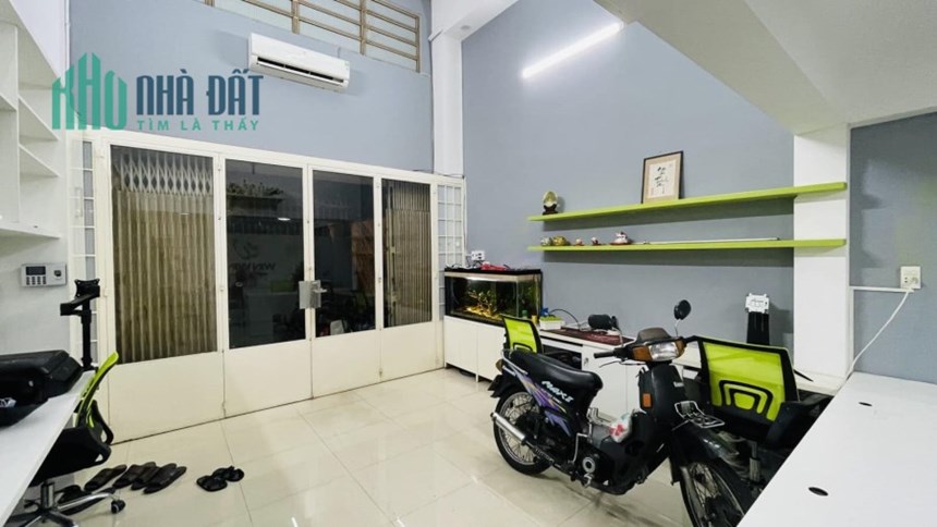 NGỘP BANK BÁN GẤP NHÀ MẶT TIỀN ĐƯỜNG QUẬN 10 NGAY NGUYỄN TRI PHƯƠNG CÁCH NGÃ 6 200M.