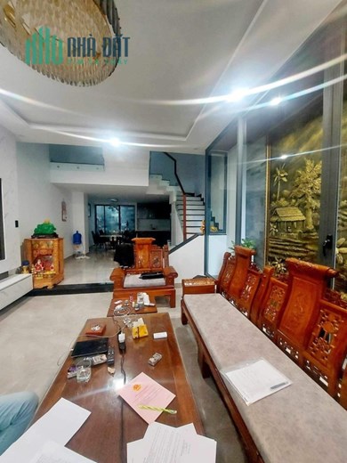 Bán nhà MT Đường 10M5 Hòa Xuân Quận Cẩm Lệ Đà Nẵng 100m2 3 Tầng Chỉ 6,X Tỷ