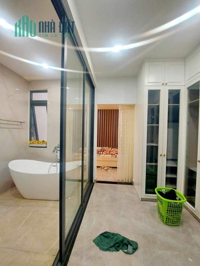 Bán nhà MT Đường 10M5 Hòa Xuân Quận Cẩm Lệ Đà Nẵng 100m2 3 Tầng Chỉ 6,X Tỷ