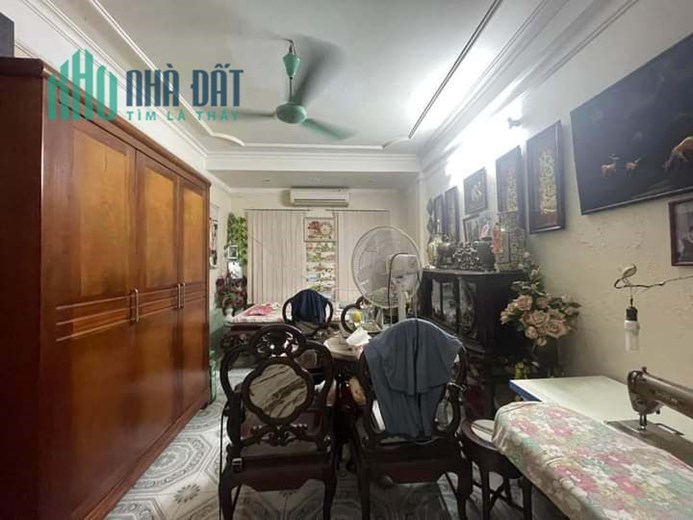 Bán Nhà Ngõ 82 Phố Yên Lãng 30m2 x 4 tầng, mặt ngõ ở sướng kinh doanh sầm uất, ô tô đỗ cửa vào nhà,