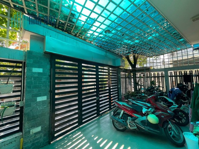 Bán nhà góc 2 mặt tiền đường xe hơi, P. Linh Chiểu, dt 102 m² giá 9,5 tỷ TL