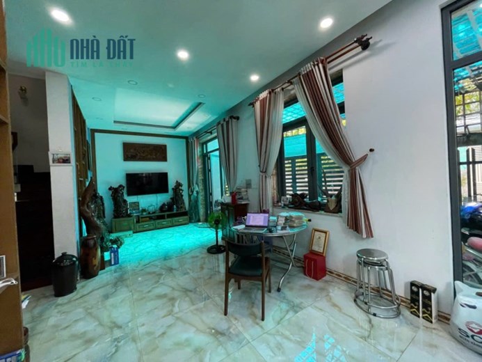 Bán nhà góc 2 mặt tiền đường xe hơi, P. Linh Chiểu, dt 102 m² giá 9,5 tỷ TL