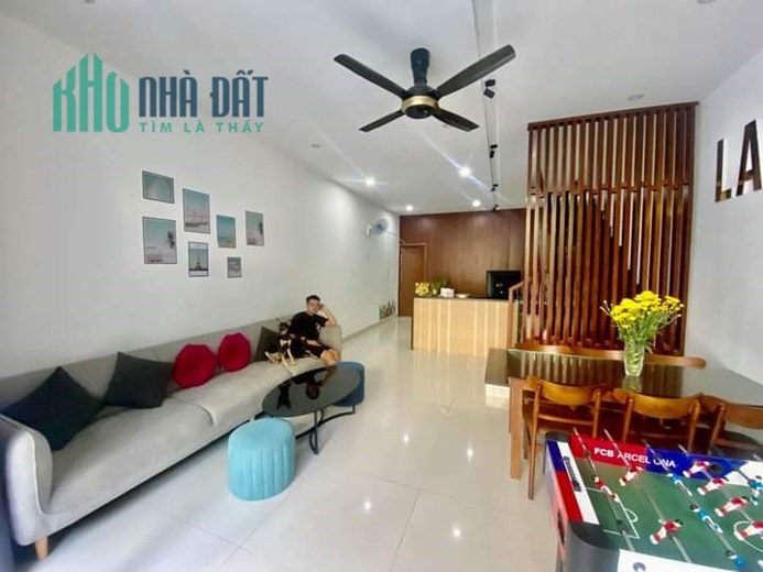 Cho thuê nhà 4 tầng 6 phòng ngủ cục đẹp đường Hoài Thanh- Khu Mỹ An gần Cầu Trần Thị Lý