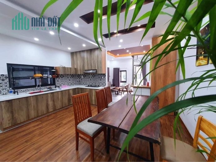 Chào bán căn nhà 2 tầng.DTĐ tới 70m .kiệt 2m5 lê duẩn cách đường chỉ 2 căn nhà