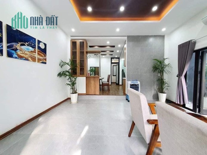 Chào bán căn nhà 2 tầng.DTĐ tới 70m .kiệt 2m5 lê duẩn cách đường chỉ 2 căn nhà
