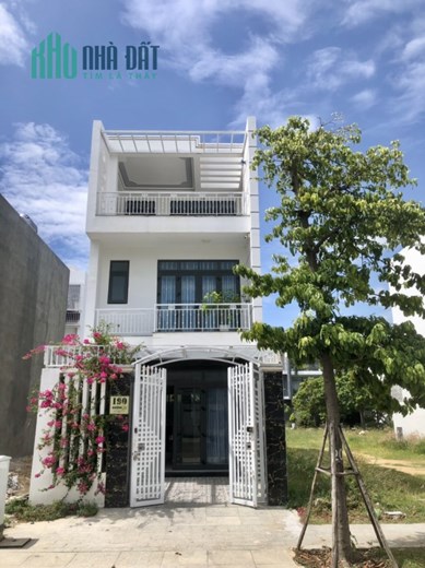 Bán nhà mỹ gia Nha Trang gói 7 . nhà 3 tầng 100m2. gia 5 tỷ 400