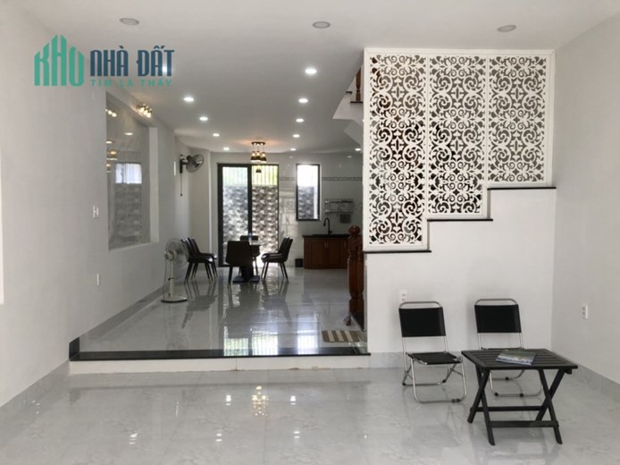 Bán nhà mỹ gia Nha Trang gói 7 . nhà 3 tầng 100m2. gia 5 tỷ 400