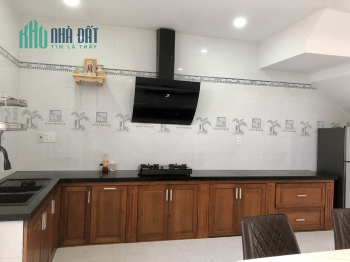 Bán nhà mỹ gia Nha Trang gói 7 . nhà 3 tầng 100m2. gia 5 tỷ 400
