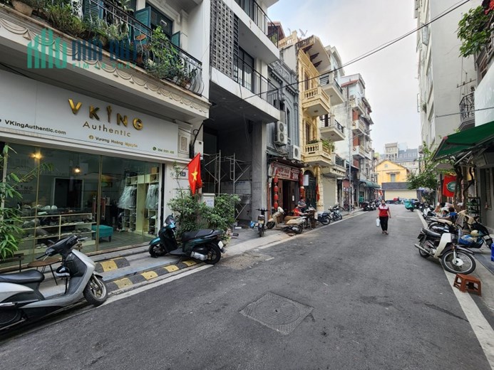 Bán nhà mặt phố Trương Hán Siêu, Hoàn Kiếm, vị trí đẹp, 115m, Mặt Tiền 4.8m, 33.5 tỷ.