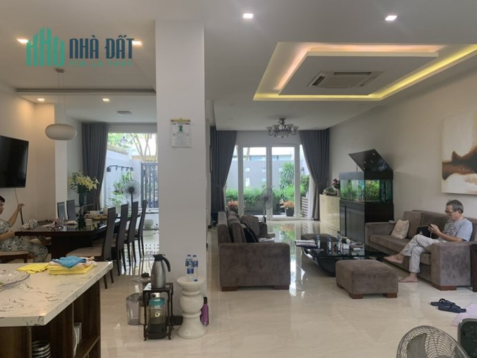 Bán Biệt Thự Quận 7 siêu đẹp ,4 lầu chỉ 24,2 tỷ