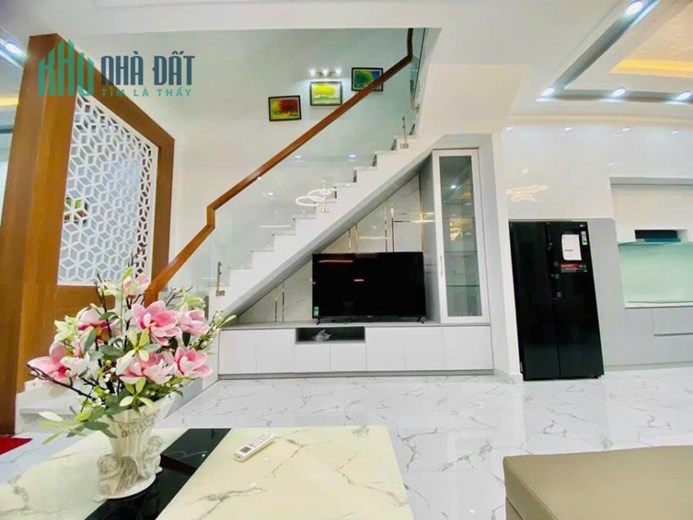 BÁN NHÀ HUỲNH TẤN PHÁT KẾ BÊN CHỢ PHÚ XUÂN, 112M2, 4 TẦNG, NHÀ MỚI Ở NGAY CHỈ 5 TỶ NHỈNH