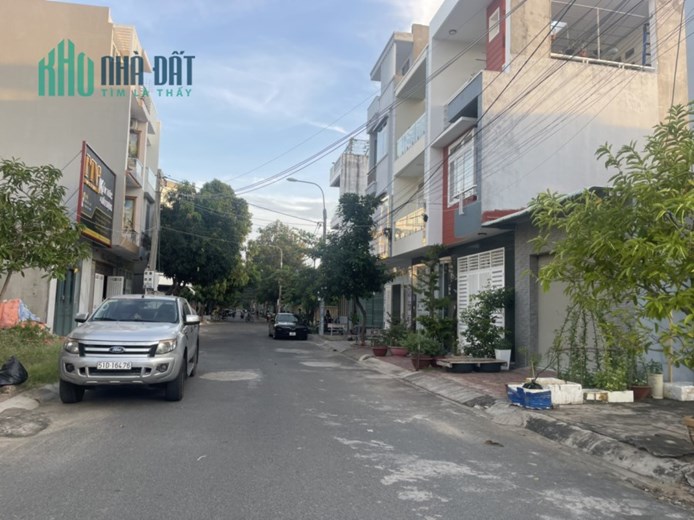 Cần Bán gấp căn nhà cấp 4 trong dự án KDT Chí Linh 1. Giá chỉ 5 tỷ 250