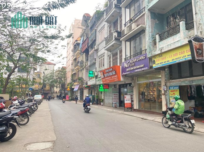 Hot,Nguyễn Phúc Lai,Hoàng Cầu.Kinh doanh sầm uất,2 oto tránh.80m x19tỷ