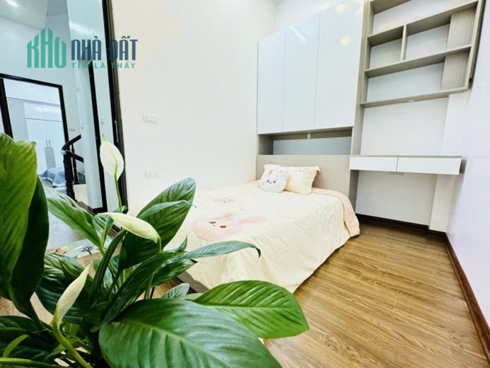NHÀ ĐẸP 4 TẦNG TRUNG TÂM NGÃ TƯ SỞ 5M RA ÔTÔ RA PHỐ DT:40M2 4 TẦNG 3 NGỦ MT:4M GIÁ:4.98 TỶ