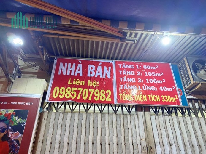 NHÀ ĐẸP - GIÁ TỐT - CHÍNH CHỦ Cần Bán Nhà  Vị Trí Đẹp Ngay Trung Tâm Sài Gòn