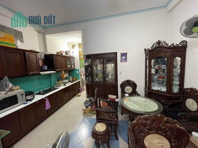 NGUYỄN THỊ THẬP-  NGANG 5M - HẼM XE TẢI.
CHÍNH CHỦ 1 ĐỜI - QUÁ HIẾM- NHỈNH 9 TỶ