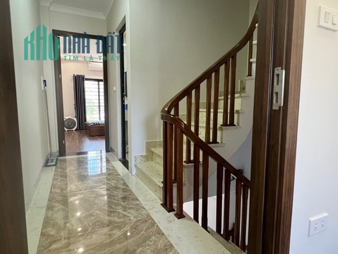 Bán nhà ngõ 80 Hoa Lâm, gần oto tránh 40m x 4T chỉ nhỉnh 3 tỷ TL. LH: 0936123469