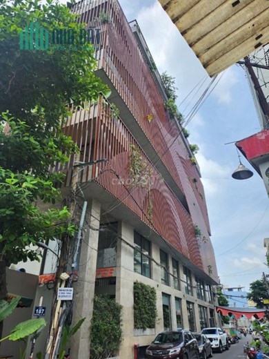 Tòa nhà 7 tầng góc 2MT Bạch Đằng, ngay sân bay TSN