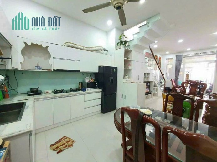 chính chủ bán nhà 1 trệt 1 lầu Đường Võ Văn Hát-Phường Long Trường Quận 9 lH 0966943807