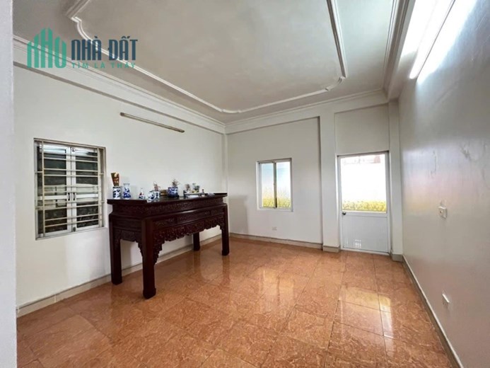 Bán nhà Lực Hành - Trung Lực 91m 3 tầng GIÁ 2.75 tỉ xây độc lập, sân cổng riêng