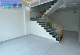 Bán nhà mặt ngõ CHợ Hàng Cũ 39m 4 tầng GIÁ 3.3 tỉ mới tinh, độc lập