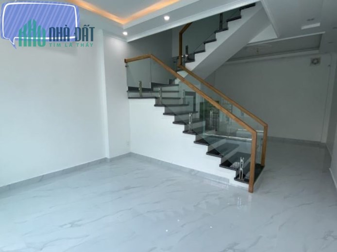 Bán nhà mặt ngõ CHợ Hàng Cũ 39m 4 tầng GIÁ 3.3 tỉ mới tinh, độc lập