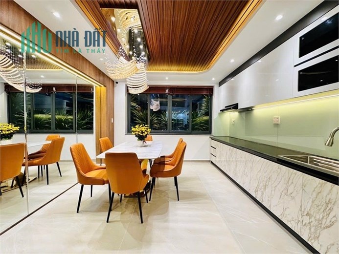 Siêu Phẩm 5 tầng Thang Máy, Nội thất cao cấp – Đường 10m, Quang Trung, Gò Vấp.