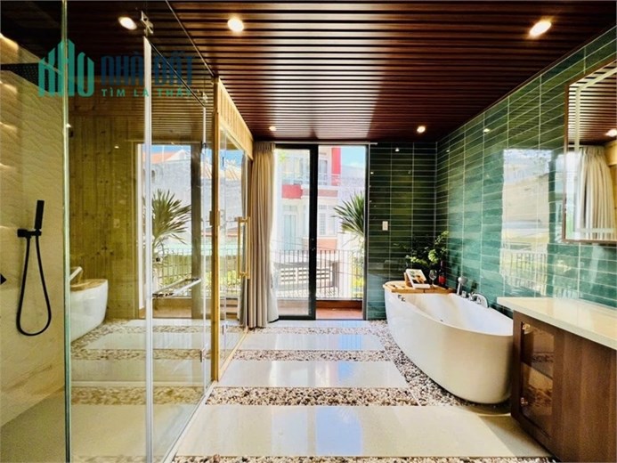 Siêu Phẩm 5 tầng Thang Máy, Nội thất cao cấp – Đường 10m, Quang Trung, Gò Vấp.