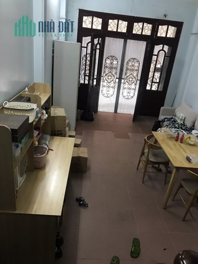 Cho thuê nhà 45m 5 tầng Hoàng Quốc Việt Cầu Giấy. Gồm 5PN 5WC.hơn 10 tr 0854555533