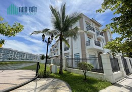 BIỆT THỰ ĐƠN LẬP VINHOMES  - 252 m2 đất
- MUA CĐT 50 TỶ - BÁN 39 TỶ - TẶNG NGAY 10 TỶ CHO KH
