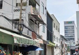 CHỈ HƠN 1 TỶ CÓ NHÀ MẶT TIỀN VỪA Ở VỪA KINH DOANH GIÁP Q1
