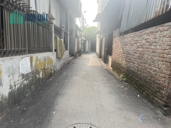CẦN BÁN GẤP TRONG 30 ngày 
Diện tích 230 m  lô góc mặt tiền 20 m ngay gần hồ điều hoà giá chỉ 1.9