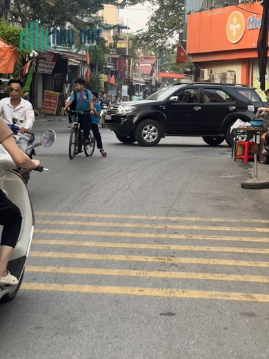 CẦN BÁN GẤP TRONG 30 ngày 
Diện tích 230 m  lô góc mặt tiền 20 m ngay gần hồ điều hoà giá chỉ 1.9