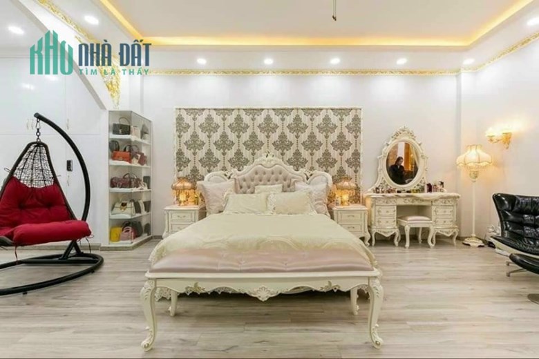CHỦ CẦN BÁN GẤP BIỆT THỰ DÁT VÀNG ĐẲNG CẤP Ngay Trung Tâm Quận 1