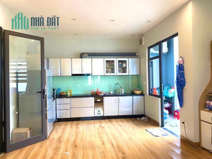 BIỆT THỰ 100M2- MẶT TIỀN 9M- HƠN 11 TỶ NGAY TẠI LONG BIÊN HÀ NỘI.