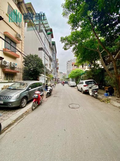 PHỐ ĐỘI CẤN - TRUNG TÂM BA ĐÌNH - MẶT TIỀN SIÊU KHỦNG. 156m x 4 tầng x Mt 10m.  Giá : 29 tỷ