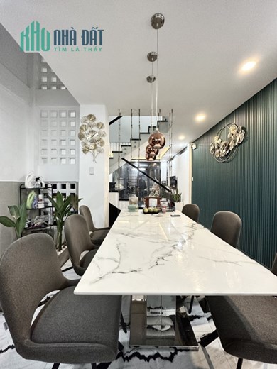 HIẾM - NHÀ ĐẸP - XVNT P12 BÌNH THẠNH - 71M2 (4.3x17 ) A4 - HẺM 6M - Ô TÔ NGỦ TRONG NHÀ - 10.5 TỶ