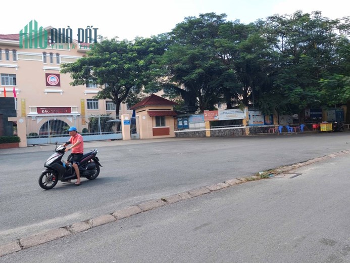 Bán Nhà Gần Chợ Xuân Hiệp Linh Xuân Thủ Đức 400m2_14x28.8m HXH ChỉNhỉnh 40tr.m2