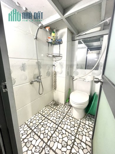 HẺM XE TẢI - CÁCH 10M RA PHẠM VĂN ĐỒNG - 3 TẦNG (5x55M) 275M2 - DÒNG TIỀN SẴN 110 TRIỆU/THÁNG GỒM
