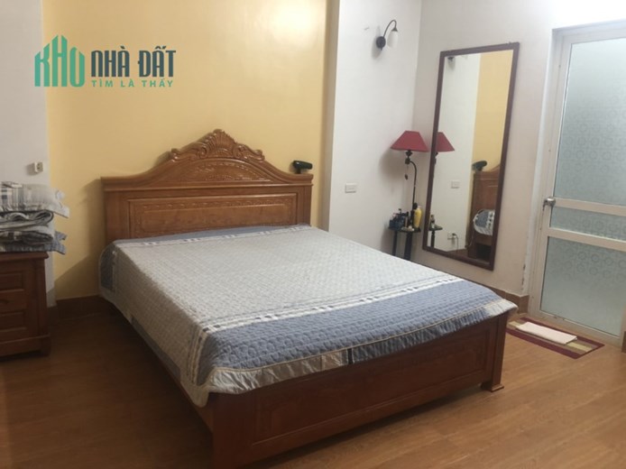 Cho thuê nhà 4 tầng mặt đường Nguyễn Tất Thành, Vĩnh Yên - Giá 20tr