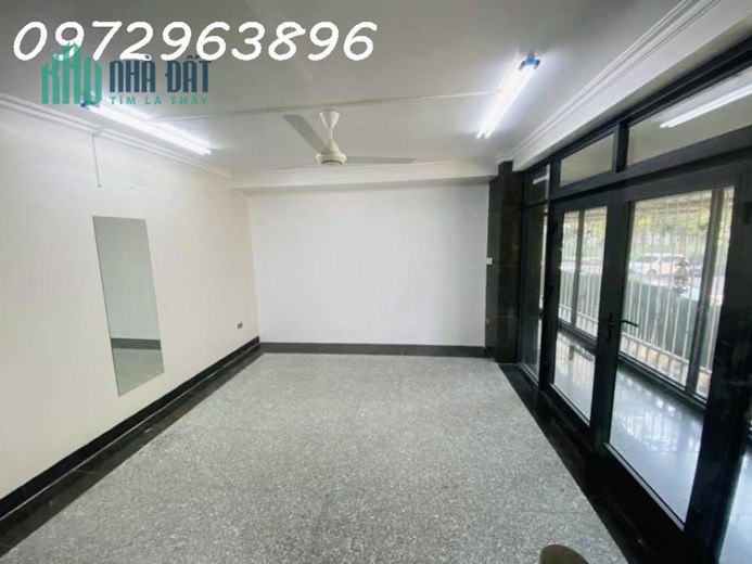 Cho thuê mặt bằng tại ngõ 88 Dịch Vọng, Cầu Giấy. Gần chợ, trường học và các khu văn phòng.