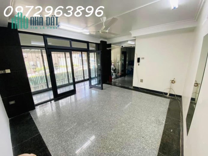 Cho thuê mặt bằng tại ngõ 88 Dịch Vọng, Cầu Giấy. Gần chợ, trường học và các khu văn phòng.