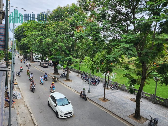 Cho thuê cửa hàng vị trí đắc địa tại số 9 Nguyễn Thái Học, phường Quang Trung, Thị xã Sơn Tây.