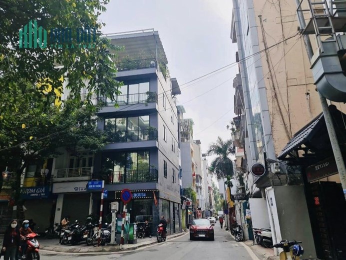 Bán nhà mặt phố Linh Lang 58m², 5 tầng, MT 5.9m, Chào giá 23.5 tỷ Ba Đình. Chi tiết liên hệ :