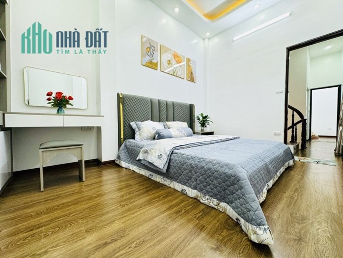 Hiếm. Bán nhà phố Khương Trung, quận Thanh Xuân. 46m2 x 3T. MT 5.6m. GẦN Ô TÔ. 5 Tỷ. 0968084286